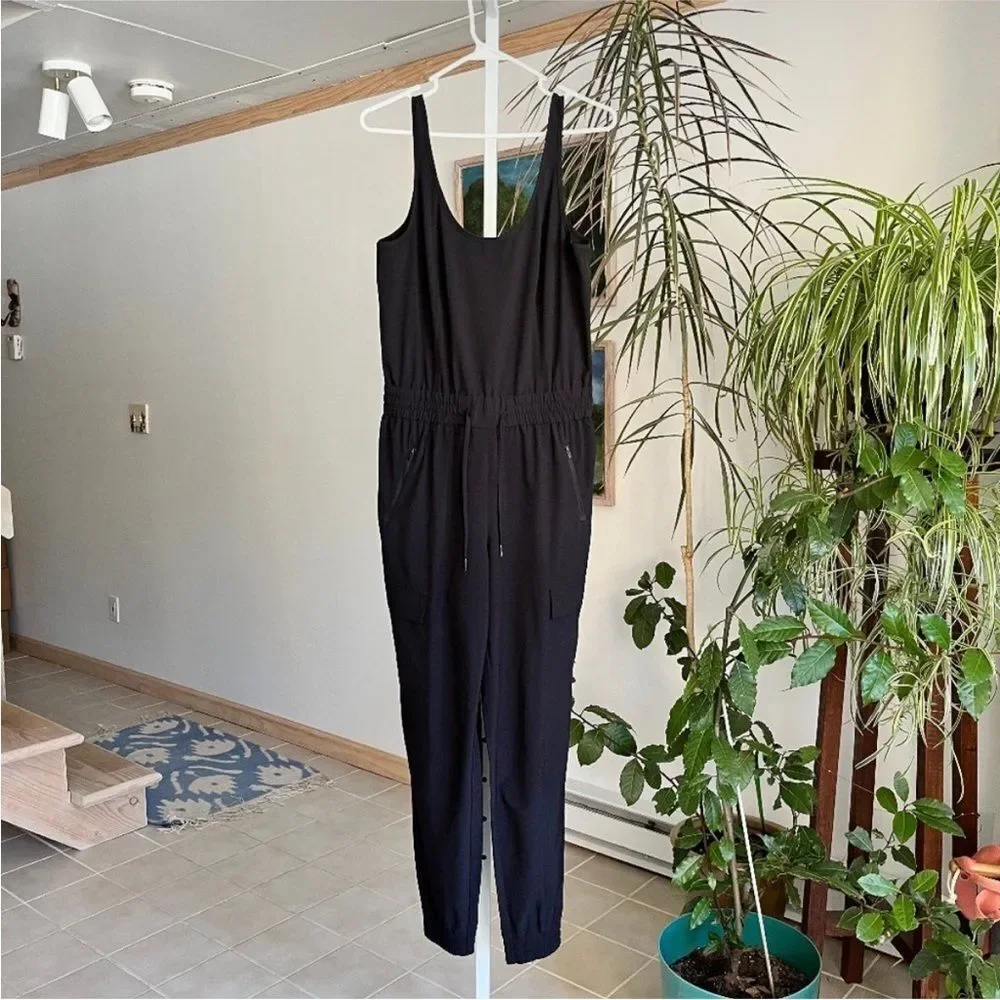 Athleta Size Medium Unbound Jumpsuit Black Travel Commute Lightweight Casual